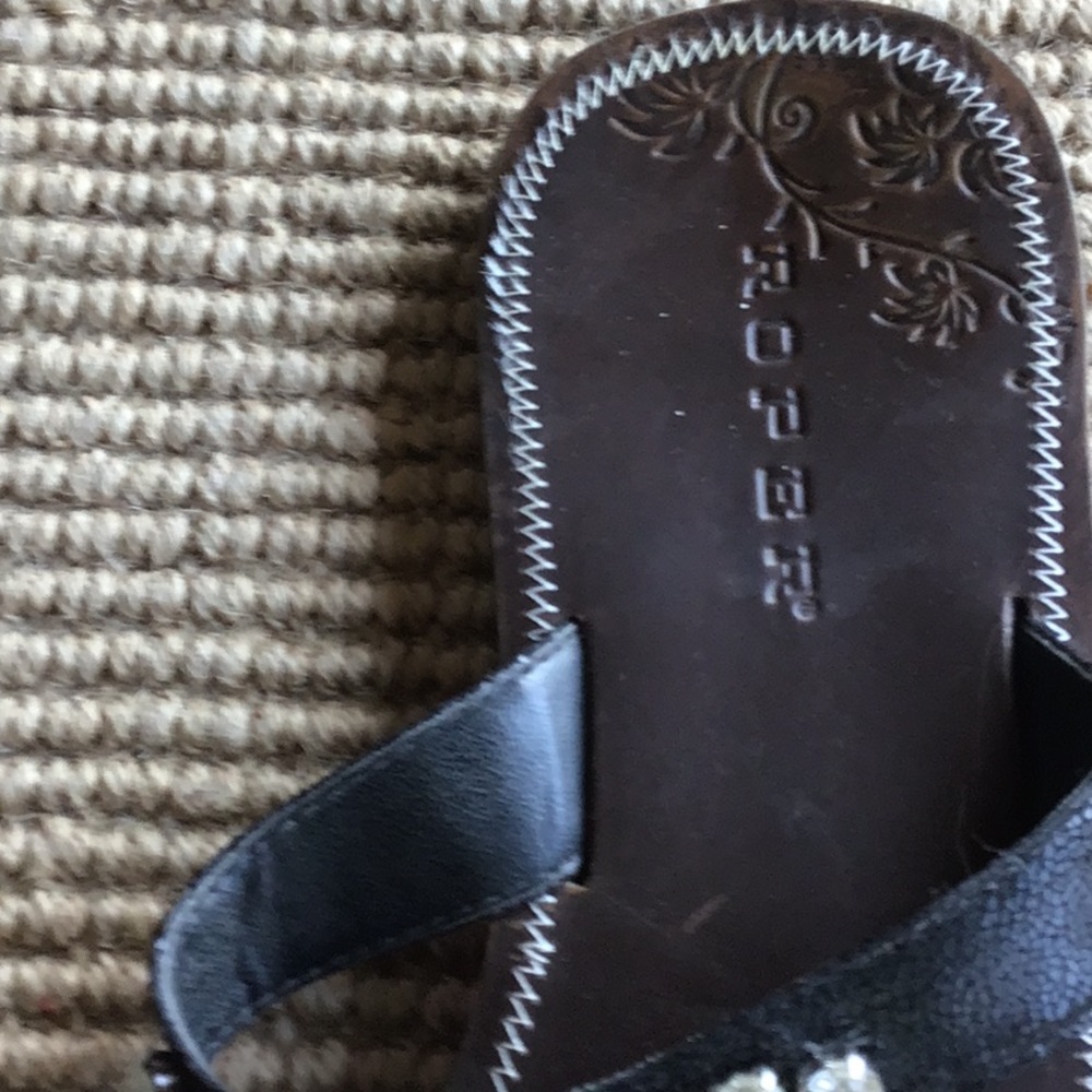 Sandals - Picture 3 of 3